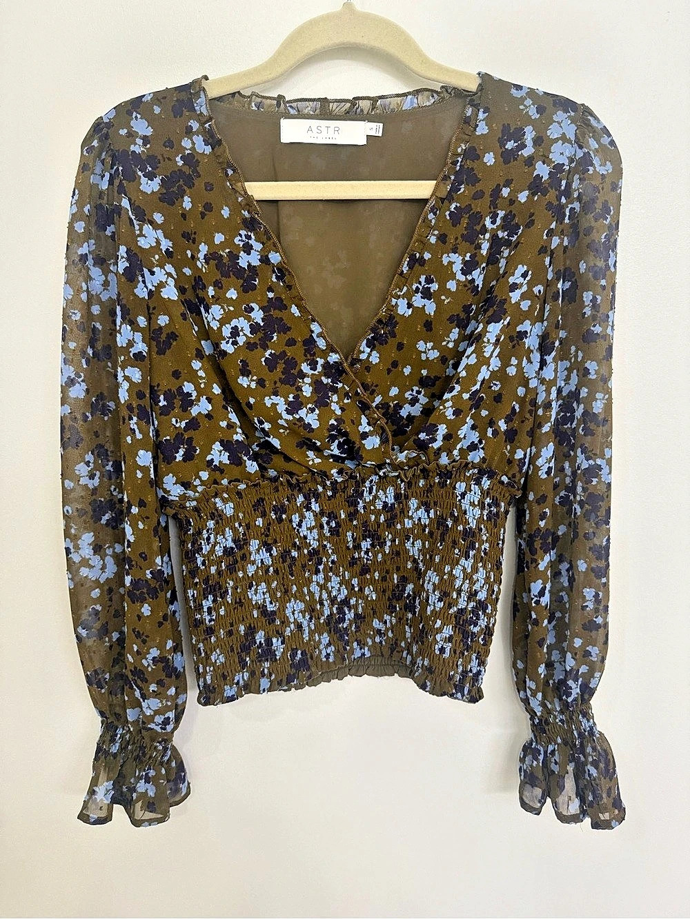 ASTR the Label Astr V-Neck Smocked Waist Long Sleeve Top Floral Top Brown & Blue